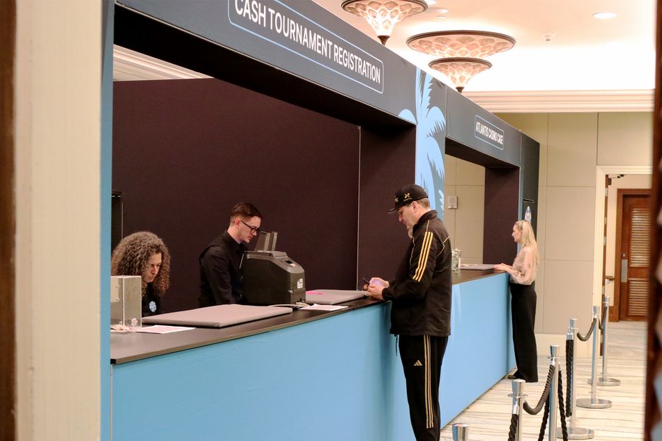 เกมโป๊กเกอร์แบบ Re-entry กำลังส่งผลเสียหรือไม่?