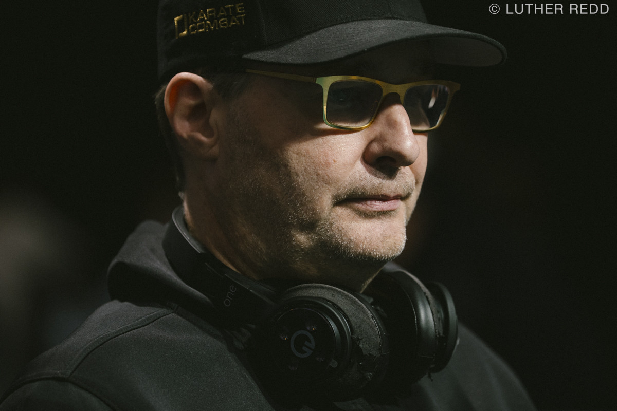 ฟิล เฮล์มุธ (Phil Hellmuth) ใช้ความเชื่อมโยงสร้างโอกาสให้เยาวชนอเมริกัน