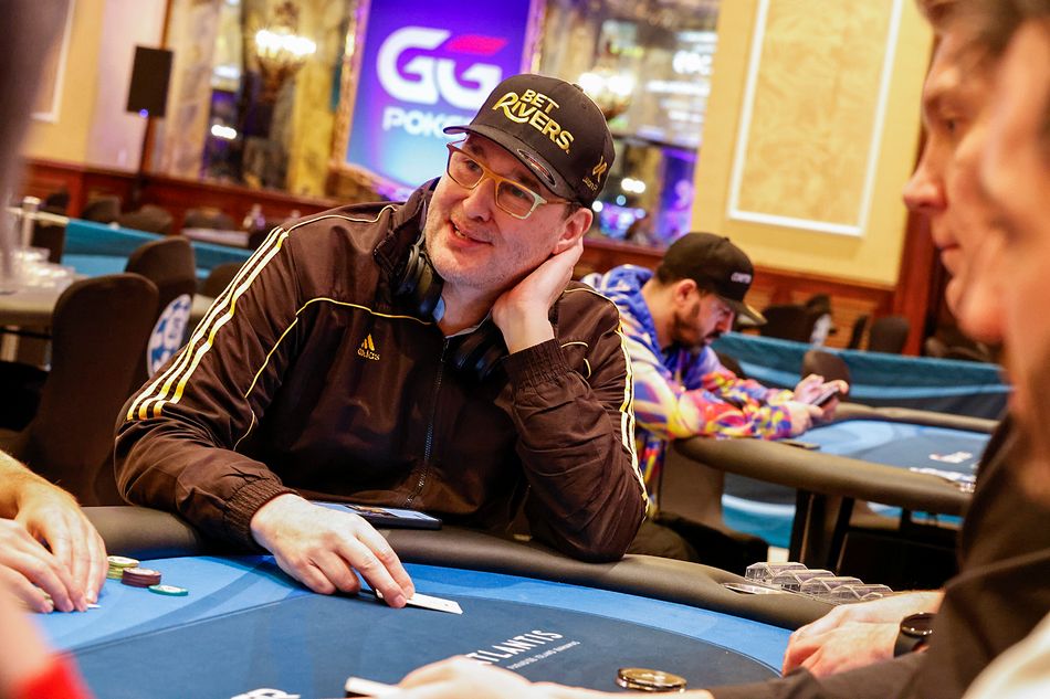 ฟิล เฮลมุธ (Phil Hellmuth) ลงล่ารางวัลสร้อยข้อมือ WSOP ครั้งแรกใน Paradise 2025