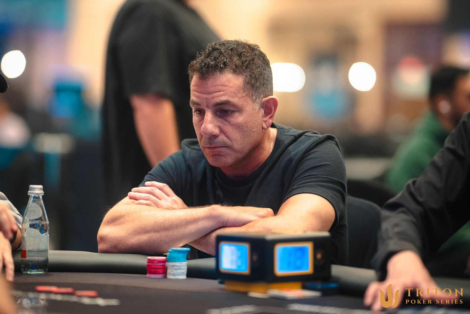 นักธุรกิจรถยนต์ Brandon Steven พลิกโผในรอบแรกของ Triton Invitational มูลค่า 250,000 ดอลลาร์