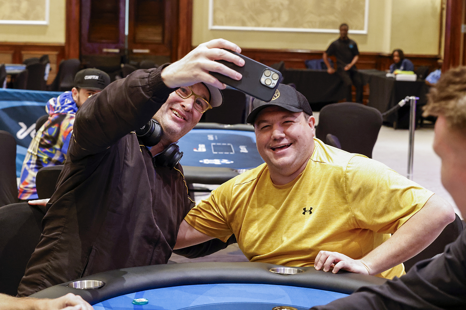 Shaun Deeb กล่าว Phil Hellmuth จะไม่มีวันคว้ารางวัล WSOP Bracelet อีก