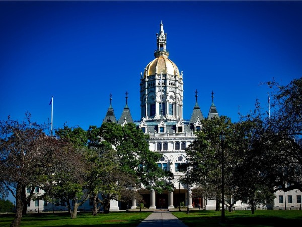 ศาลสหรัฐฯ หยุดแผนคุมเข้มการพนันของรัฐคอนเนตทิคัตต่อ Kalshi