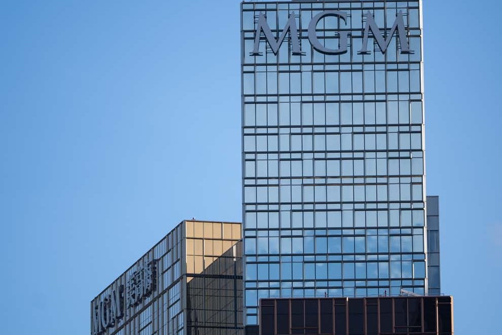 MGM China อาจลดเงินปันผลต่อหุ้นในปี 2026-27 หลังค่าธรรมเนียมบริษัทร่วมเพิ่มขึ้น