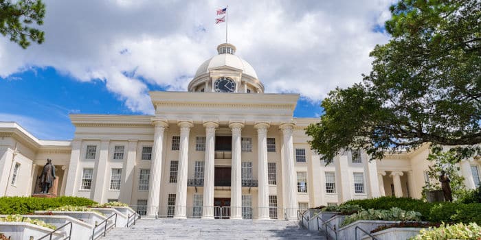 ฟิลลิป เอนสเลอร์ (Phillip Ensler) ลงชิงตำแหน่งผู้ว่าการมลรัฐอลาบามา พร้อมสนับสนุนลอตเตอรี่