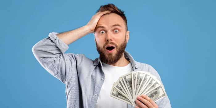 ชายจากนิวเจอร์ซีคว้าเงินรางวัลใหญ่ 3 ล้านดอลลาร์จากลอตเตอรี่ขูด