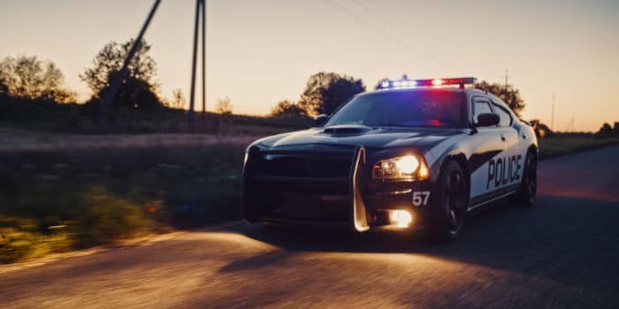 ผู้ต้องหายิงปะทะในเหตุการณ์จับถนนถูกตั้งข้อหาฆาตกรรมอย่างเปิดเผย