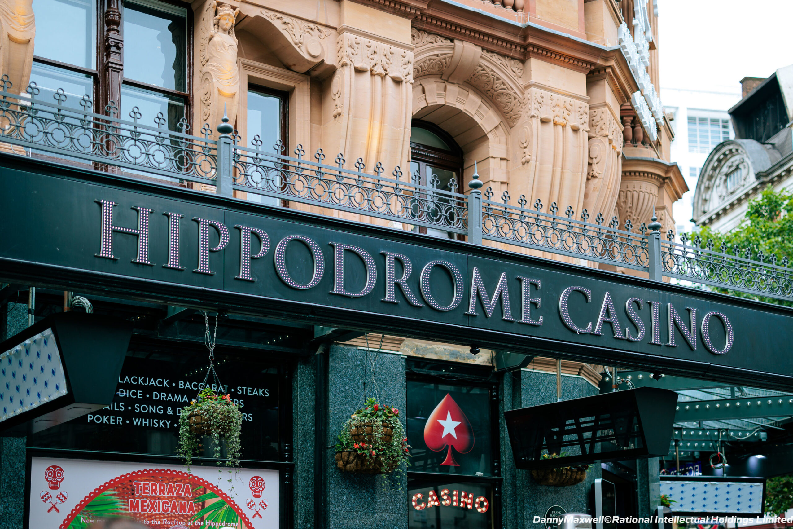 20 ล้านช่วงเวลาสำคัญ: Hippodrome ลอนดอนฉลองก้าวสำคัญ