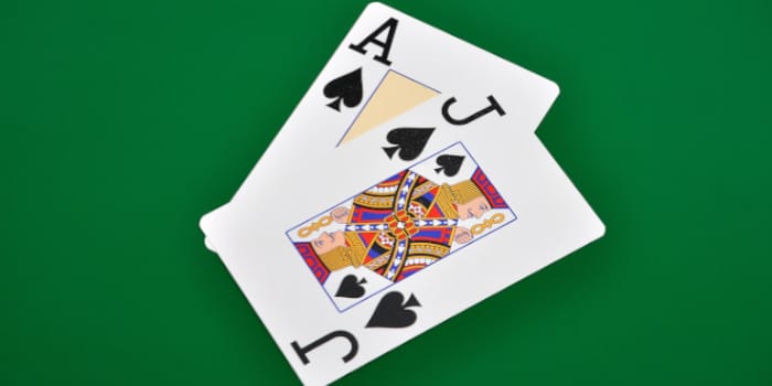 หัวข้อ: เจ้าหน้าที่เมืองกังวลหลังแคลิฟอร์เนียสั่งแบนเกมแบล็คแจ็คในคาสิโน