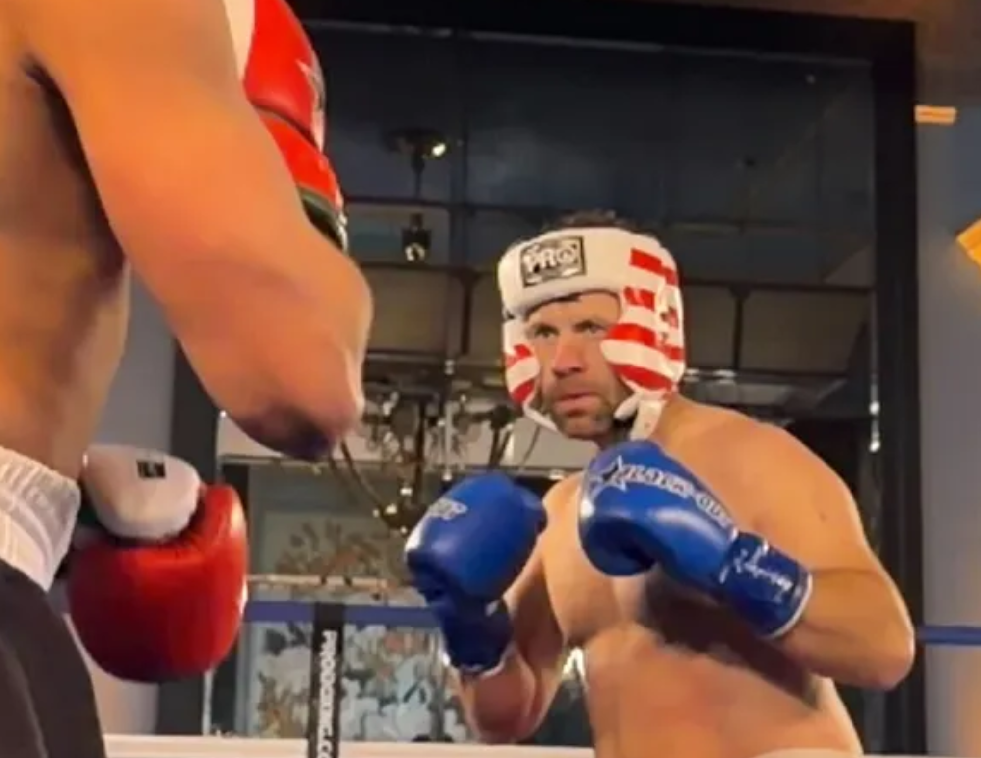 ผลการชกมวยระหว่าง ‘Jungleman’ ถูกพลิกกลับ: โปรโป๊กเกอร์แพ้ TKO