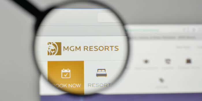 MGM Resorts จับมือนักร้องแร็ปรุ่นใหญ่ Flavor Flav ร่วมเฉลิมฉลองทีมฮอกกี้หญิงทีมชาติสหรัฐฯในลาสเวกัส