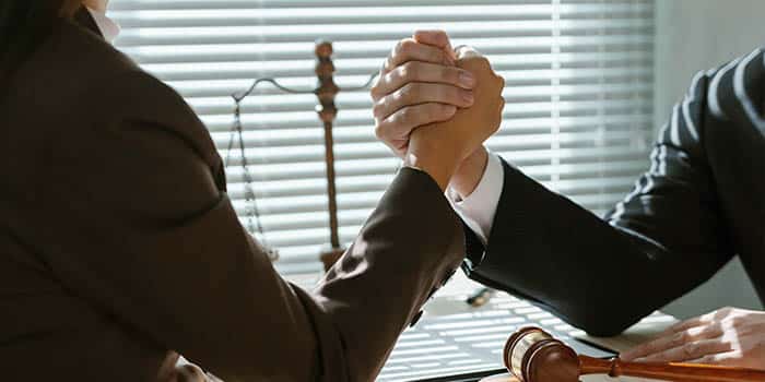 การต่อสู้ทางกฎหมายระหว่าง Evolution และ Black Cube ทวีความรุนแรงขึ้น